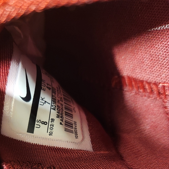 Nike - Picture 6 of 6